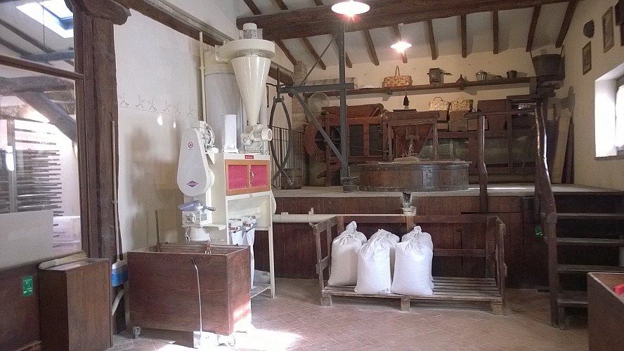 Fattoria La Vialla: das Mehl wird wie in alten Zeiten selbst gemahlen