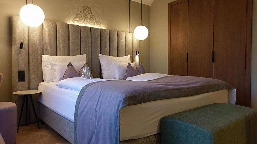 Romantik Spa Hotel Elixhauser Wirt: elegantes Design auf ca 28 m2
