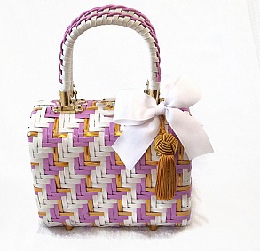 Adorable Vintage Early 1960’s Violet and Gold Wicker Woven Purse - NewportFashionista