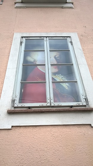 Hotel am Mirabellplatz: Fenster am Wohnhaus von Mozart