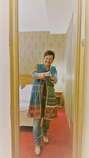 Hotel am Mirabellplatz: Selfie im Zimmerspiegel - Annette Maria