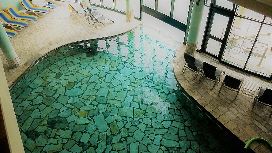 Atlantic Terme Natural Spa & Hotel - im Pool kann man nach draußen schwimmen