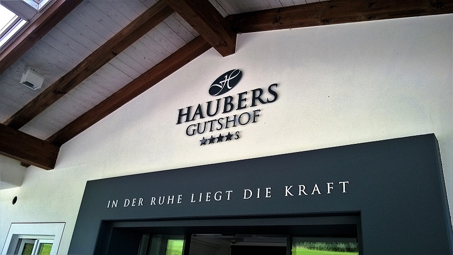 Haubers Alpenresort‎ - Hotel Gutshof: Eingang