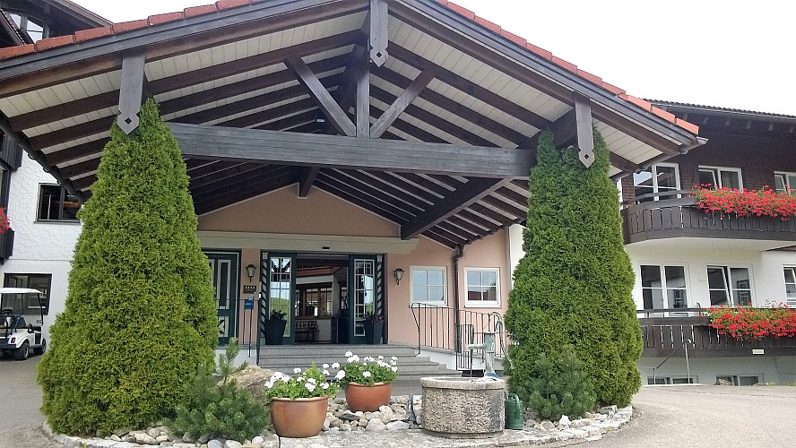 Haubers Alpenresort‎ - Hotel Gutshof: Eingangsportal