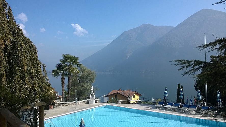 Parco San Marco: Traumhafter Pool über dem Lago di Lugano