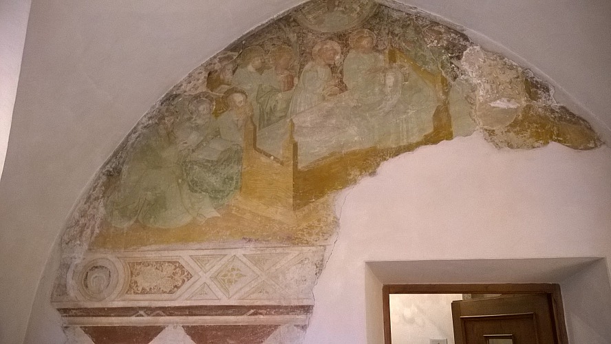 Hotel Schloss Sonnenburg: alte Reliefs und professionell restaurierte Abbildungen sind überall im Schloss zu sehen