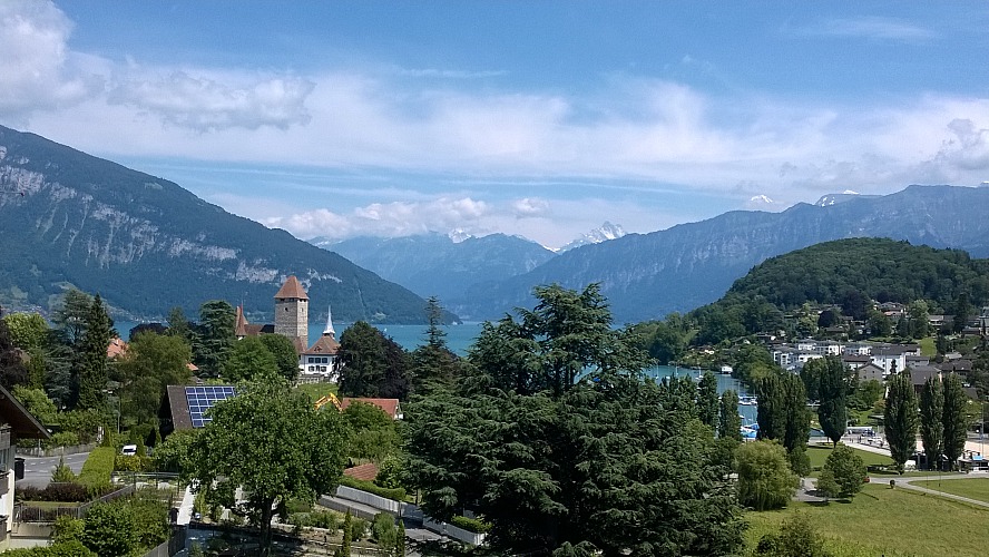 Hotel Eden Spiez: betörender Ausblick auf Thunersee und die Gipfel der Berner Alpen