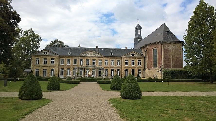 Château St. Gerlach: Neben den Hotelzimmern verfügt Château St. Gerlach auch über eine Schlosskirche und geräumige Apartments