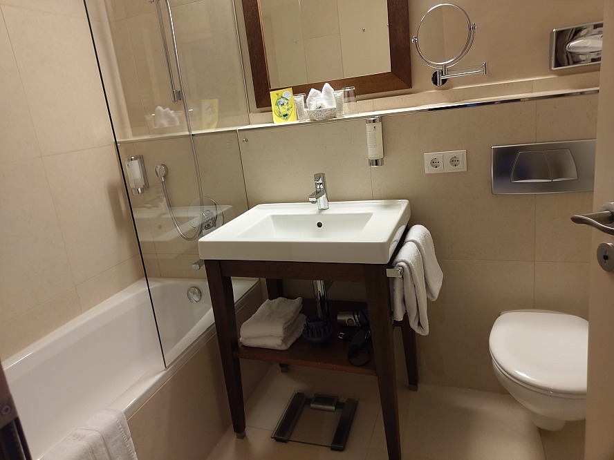 allgäu resort Hotel: Das Badezimmer - sogar mit Badewanne