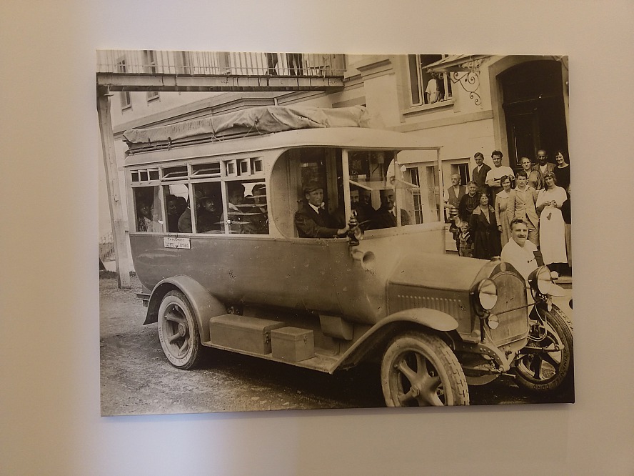 Kurhaus Cademario Hotel & Spa: Der Bus des Hauses vor über hundert Jahren