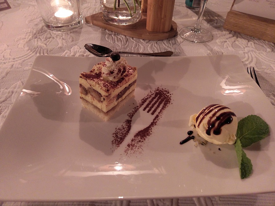 Hotel Oberforsthof: das Dessert mit hübscher Dekoration