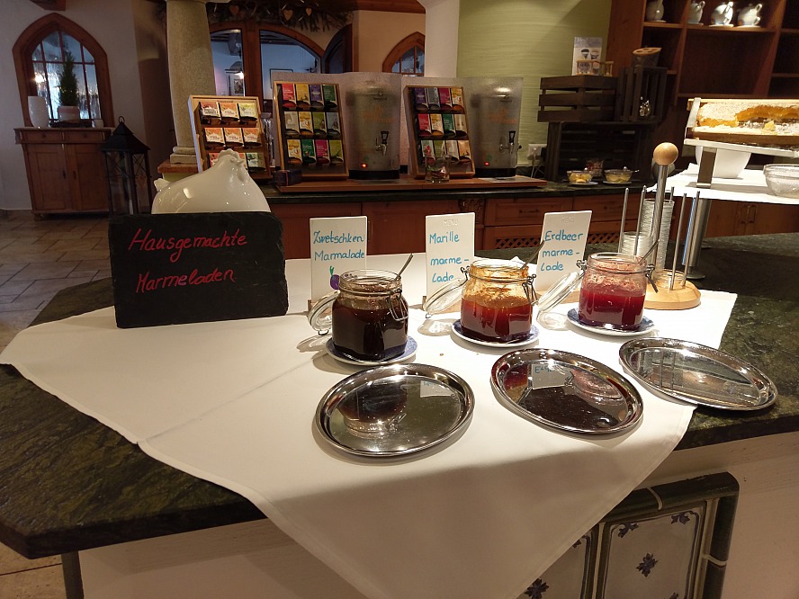 Hotel Oberforsthof: zum Frühstück gab es hausgemachte Marmeladen