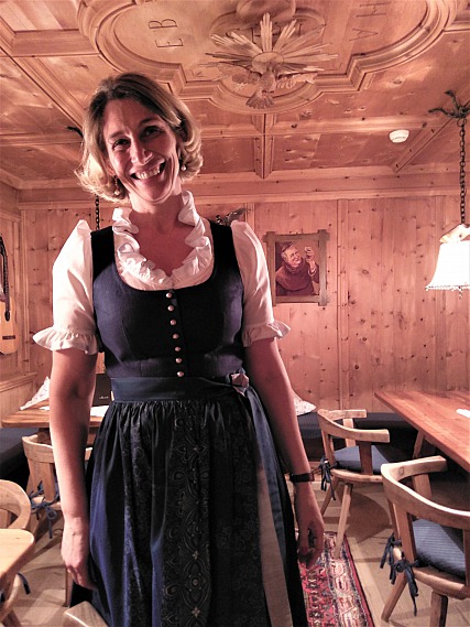 Mirabell Dolomiten Wellness Residenz: Gastgeberin Judith Agstner heißt uns herzlich willkommen...