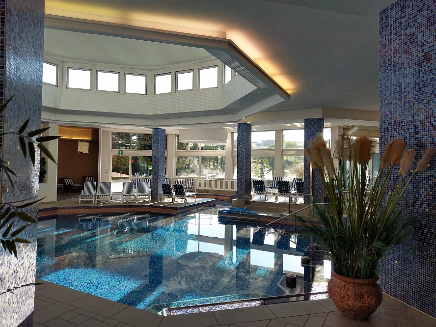 Grand Hotel Terme & Spa: Das warme Wasser (36-37 Grad Celsius) wird für uns zur Quelle des Wohlbefindens und der Leichtigkeit