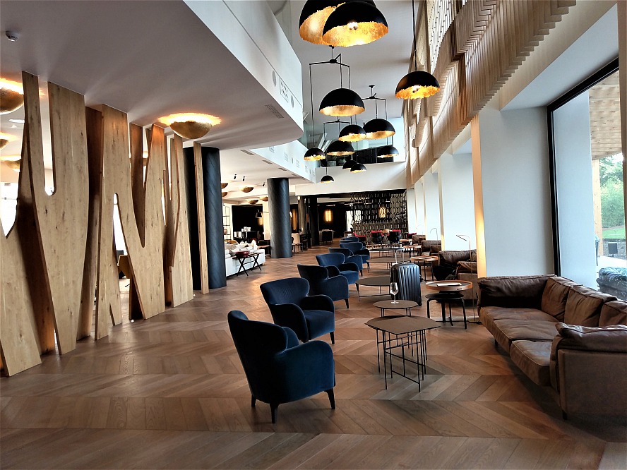 Esplanade Tergesteo: Die inspirierende und zum Verweilen einladende Lobby & Lounge Bar im Hotel Esplanade Tergesteo
