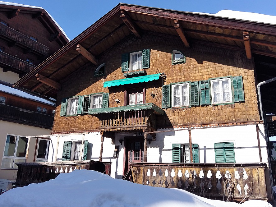 Hotel Kaiserhof: auch diese urigen Häuser gibt es noch in Kitzbühel