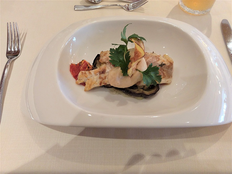 Schenna Resort: fein dekorierte Köstlichkeiten zum Dinner