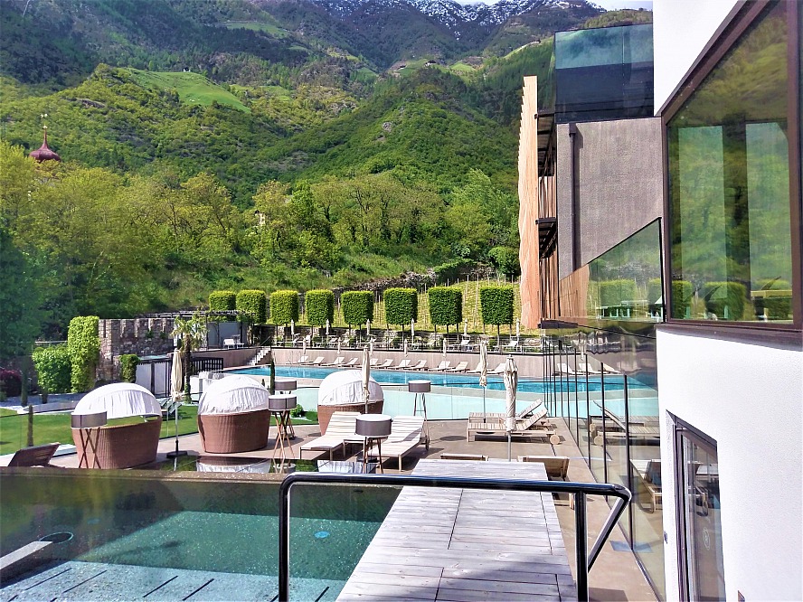 DolceVita Hotel Lindenhof: Seit Kurzem erleben die Gäste eine neue Pool-Landschaft im Lindenhof Resort.
