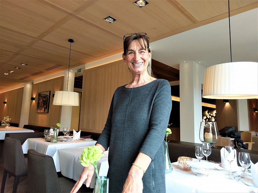 Hotel Allgäu Sonne: Herzlicher Empfang beim Frühstück durch unsere Gastgeberin