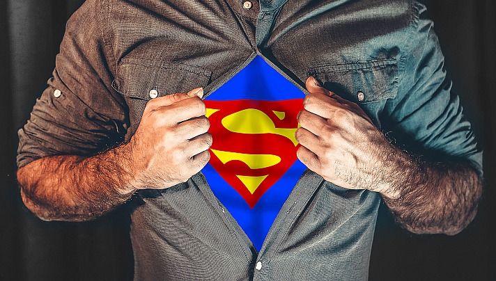 Superheld hemd aufreißen superman EliasSch/pixabay 1