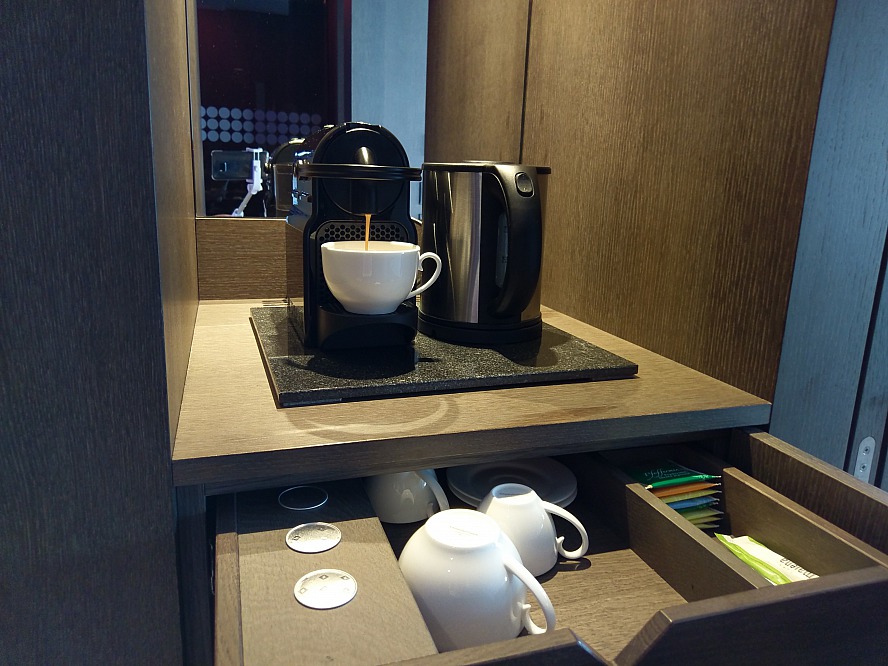 la maiena meran resort: frisch gebrühter Espresso aus der Café- & Teebar