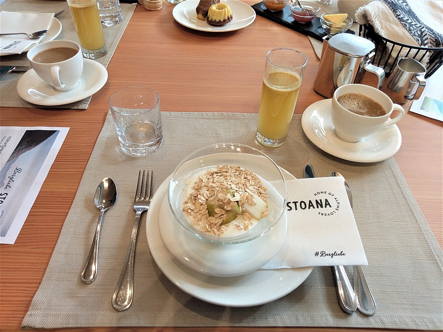 STOANA: Eine weitere Besonderheit im STOANA bildet der 5-Gänge-Frühstücks-Brunch