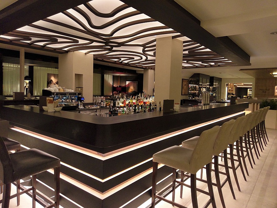 Feldhof DolceVita Resort: Die Bar ist der ideale Ort, um den Tag genüsslich ausklingen zu lassen.
