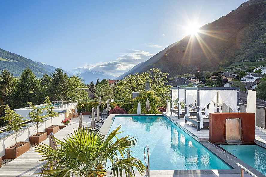 Feldhof DolceVita Resort: Hier treffen mediterrane Lebensfreude und alpine Gemütlichkeit aufeinander und vereinen sich zu einem unvergleichlichen Urlaubsfeeling in Südtirol.