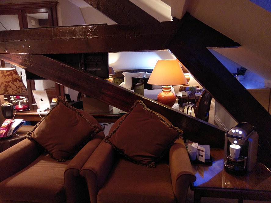 Hotel Heritage - Relais & Chateaux: unser separates kleines Wohnzimmer