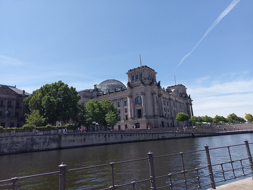 Hotel Oderberger Berlin: Blick auf den Bundestag
