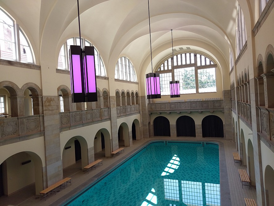Hotel Oderberger Berlin: das Schwimmbad ist auch noch da