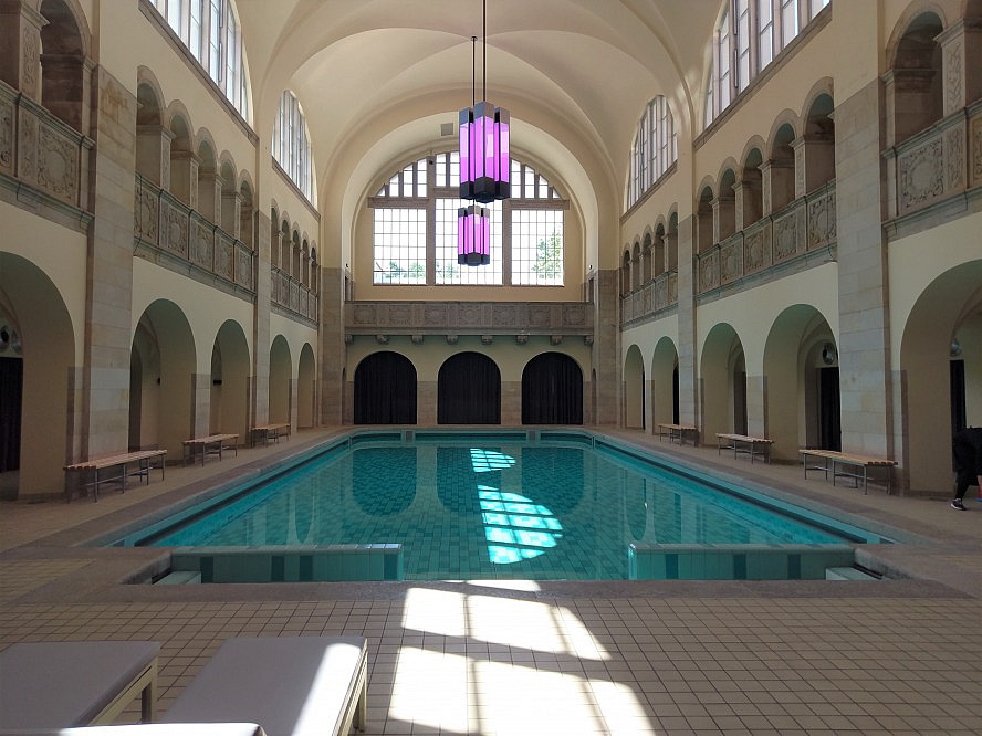 Hotel Oderberger Berlin: Ein Jugendstil Schwimmbad, das sich innerhalb weniger Minuten in einen Veranstaltungsraum verwandeln lässt!
