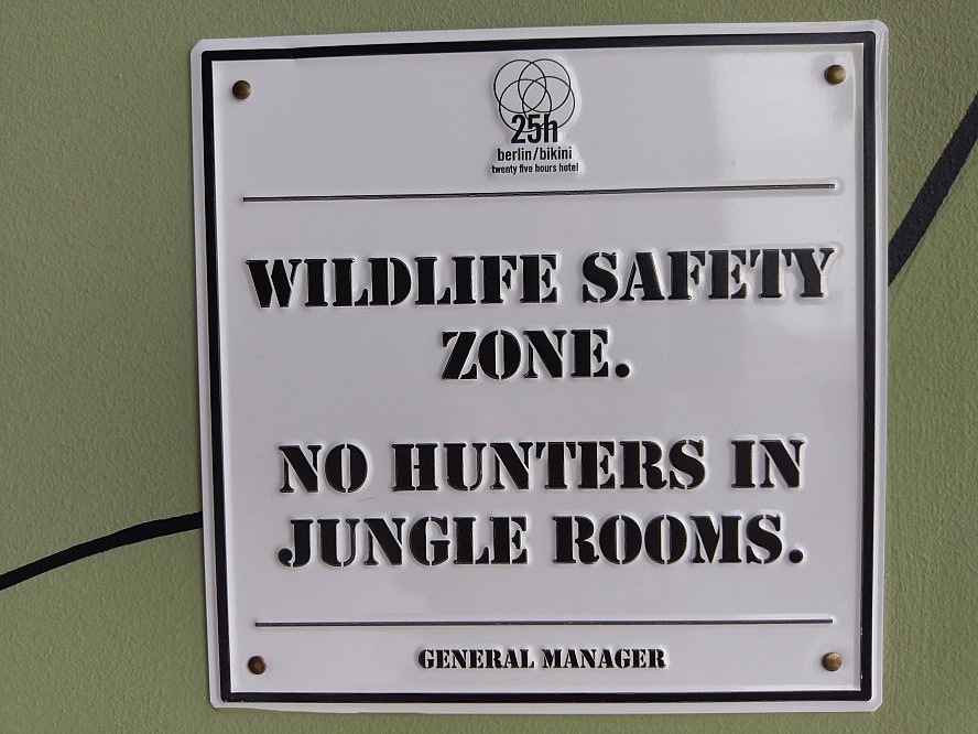25hours Hotel Bikini Berlin: Wildlife Safety Zone - No hunters in jungle rooms