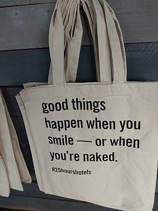 I25hours Hotel Bikini Berlin: good things happen when you smile - or when you are naked