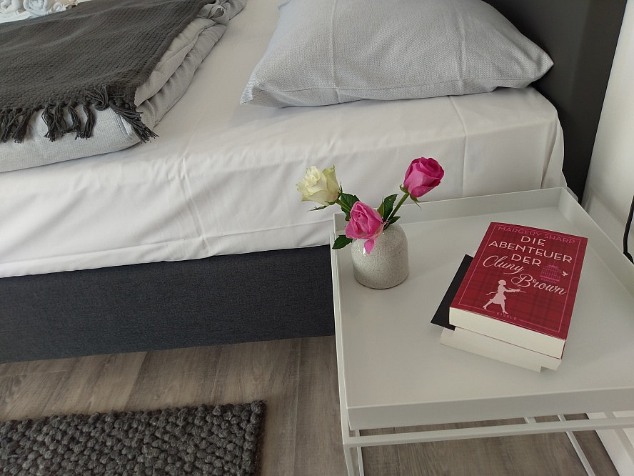 Komfort-Schlafzimmer - Das große Boxspringbett in modernster Hotelqualität verführt zum Ausschlafen und Kuscheln