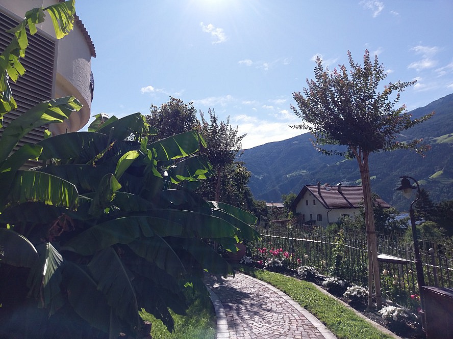 Preidlhof Luxury DolceVita Resort: Der Wellnessgarten im Preidlhof ist ein Garten der Sinne