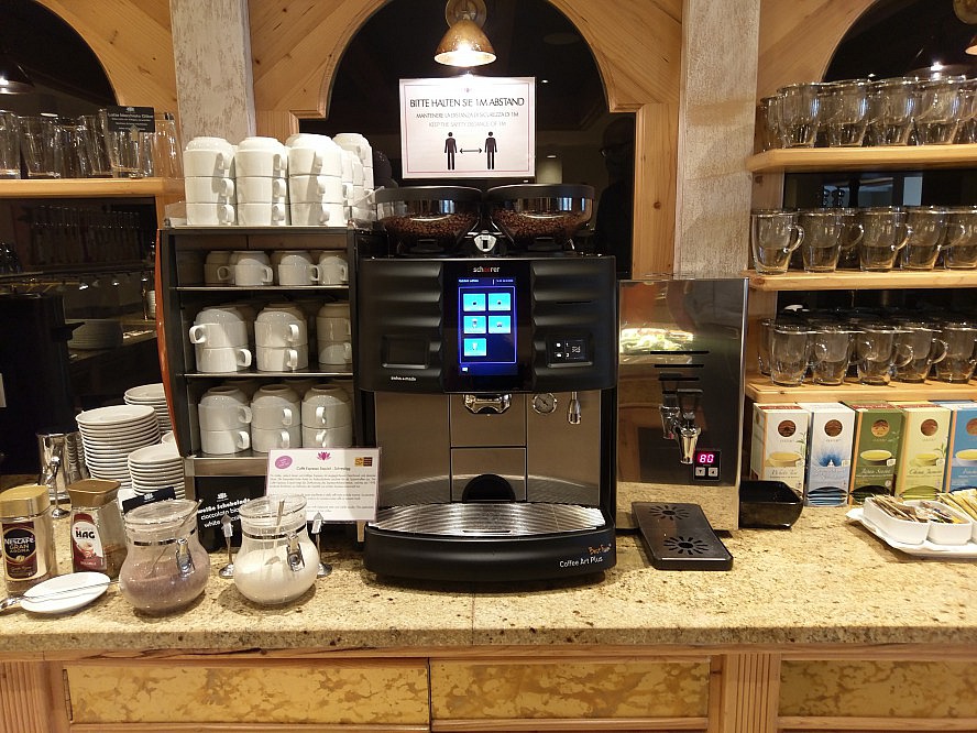 Preidlhof Luxury DolceVita Resort: Morgens war der Kaffeevollautomat von allen Gästen sehr geschätzt