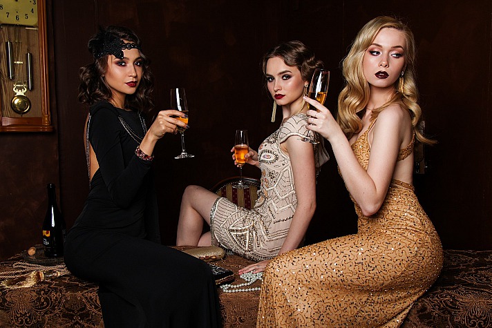 Drei frauen mode haar glanz luxus blondine nastya_gepp/pixabay 1