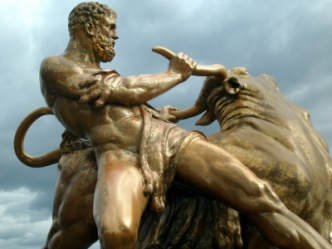Herakles mit dem Stier | Kunst & Kultur » Skulpturen & Statuen | ehuth / pixelio