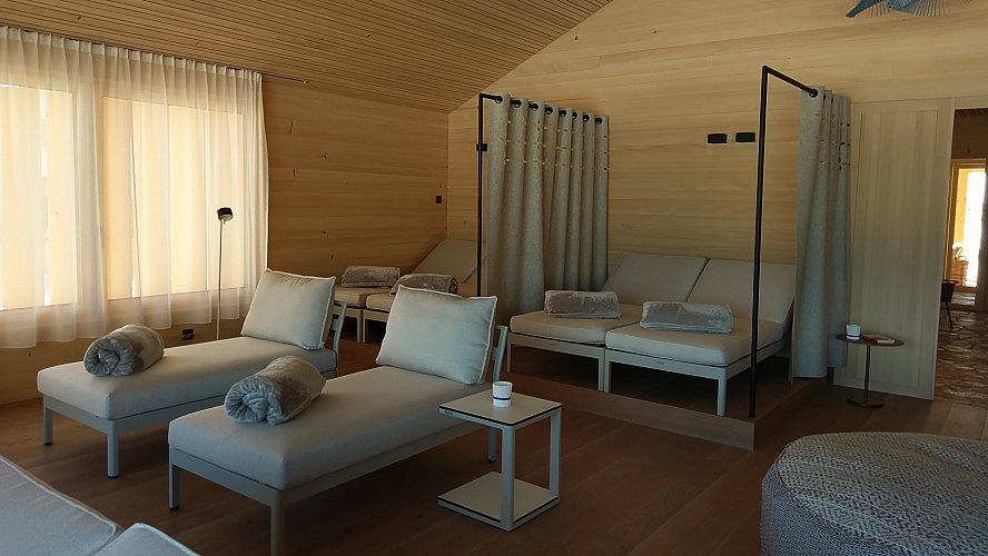 Fuchsegg Eco Lodge: Im Innenbereich befinden sich im Erdgeschoss zwei Behandlungsräume für das Massage-und Kosmetikangebot