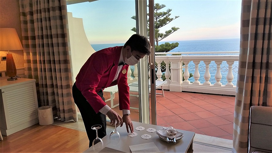 Royal Hotel Sanremo: Zur Begrüßung wurden wir mit einer Flasche Prosecco überrascht - Dieses Bild und dieser Moment - einfach unbeschreiblich