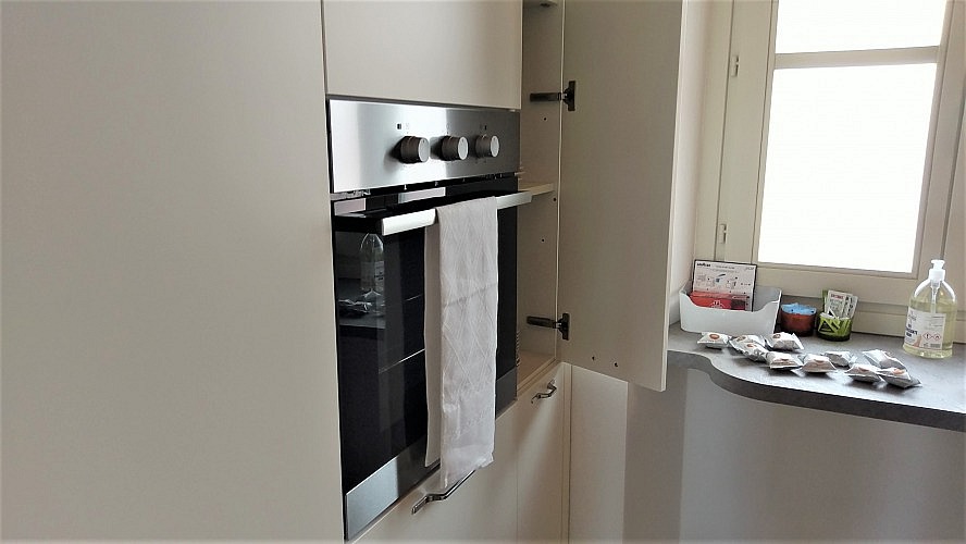 Luxury Italy Apartments: Die Küche ist komplett mit modernen Geräten und reichlich Kochgeschirr ausgestattet