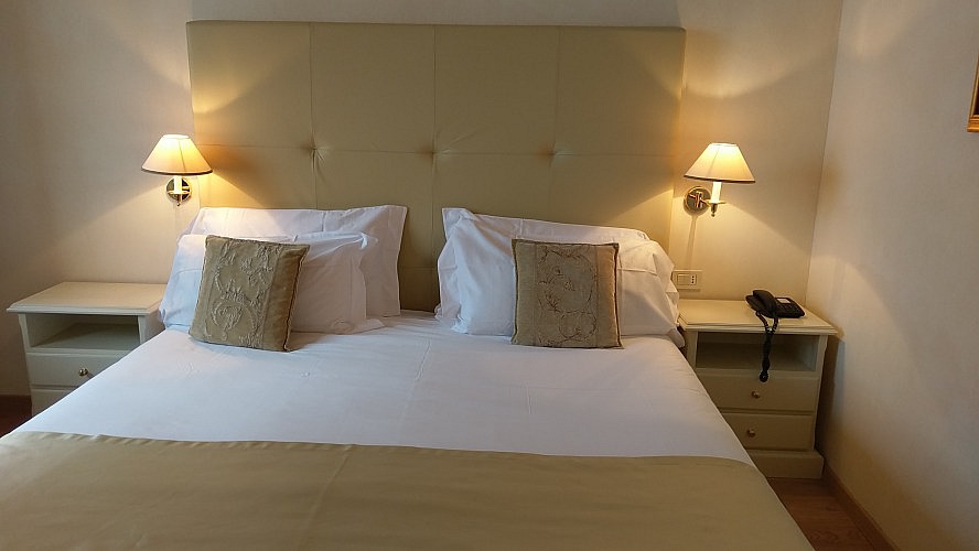 Grand Hotel Fasano: unser Zimmer: geschmackvolle Grandezza in warmen Cremetönen
