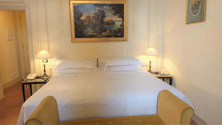 Grand Hotel Continental Siena: Die Betten sind nicht nur traumschön, sondern auch überaus bequem