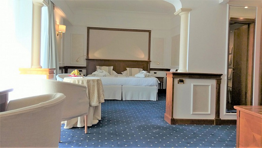 Grand Hotel Terme & Spa: Wir beziehen unsere elegante, großzügig gestaltete Suite