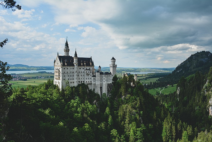 Wer in der Region Füssen Urlaub macht, sollte zumindest einmal auch das Schloss Neuschwanstein besuchen.