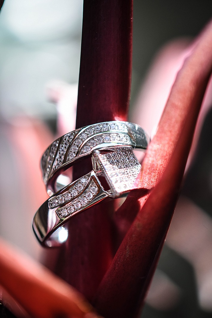 Warum das Internet eine besonders große Auswahl von Ringen mit Diamanten bietet