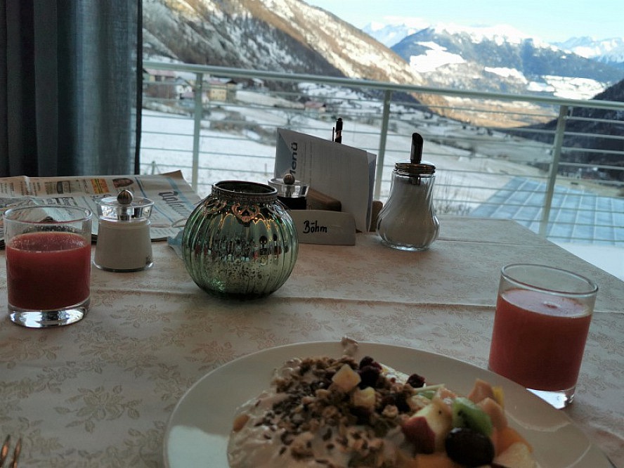 Tuberis Nature & Spa Resort: Frühstück mit tollem Ausblick in die Bergwelt