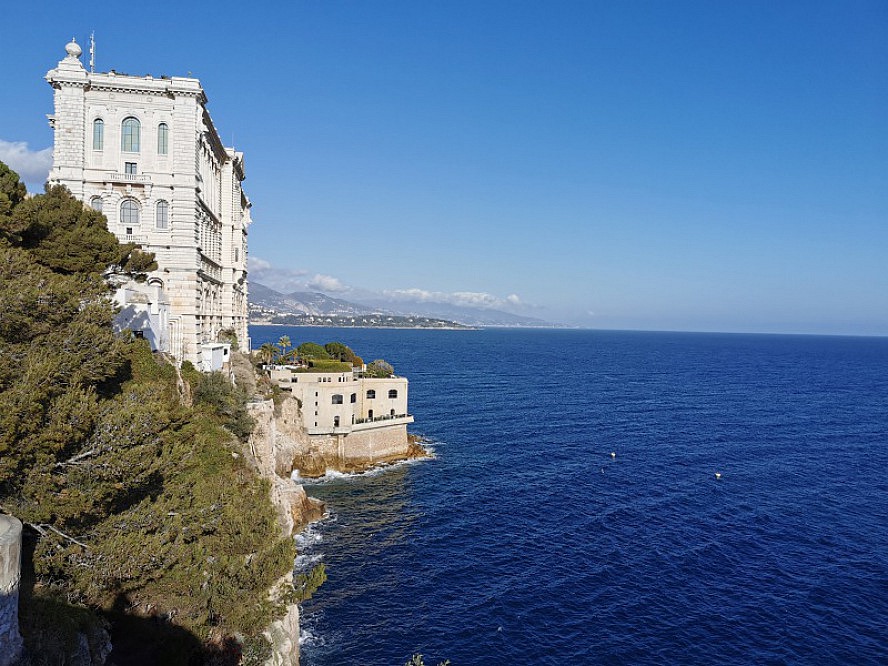 Royal Hotel Sanremo: Das Ozeanographische Museum befindet sich an einem ins Mittelmeer reichenden Felshang