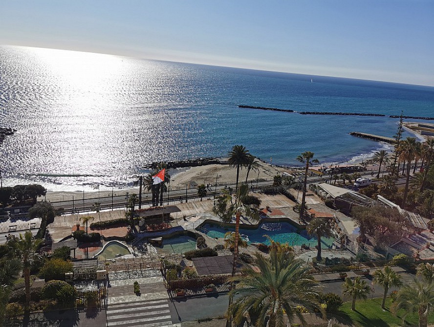 Royal Hotel Sanremo: das Salzwasser kommt direkt aus dem Meer in den Pool und wird auf 27 Grad erwärmt